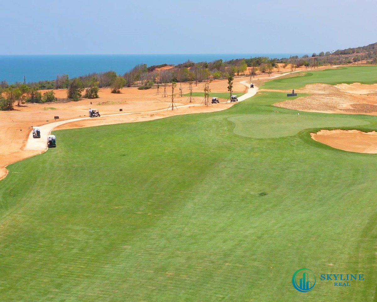 Sân Golf PGA Ocean 18 hố tại NovaWorld Phan Thiet đã vận hành từ tháng 4/2021 là một trong hai cụm sân PGA độc quyền tổ chức PGA Tour tại Việt Nam.